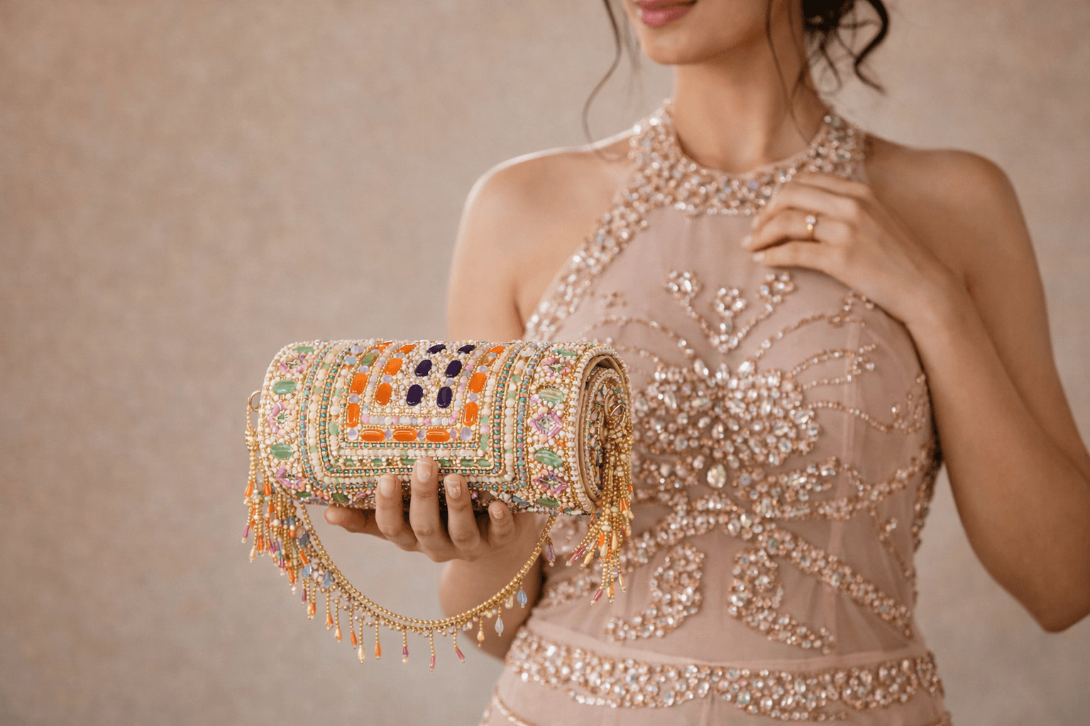 model with cylinder bag